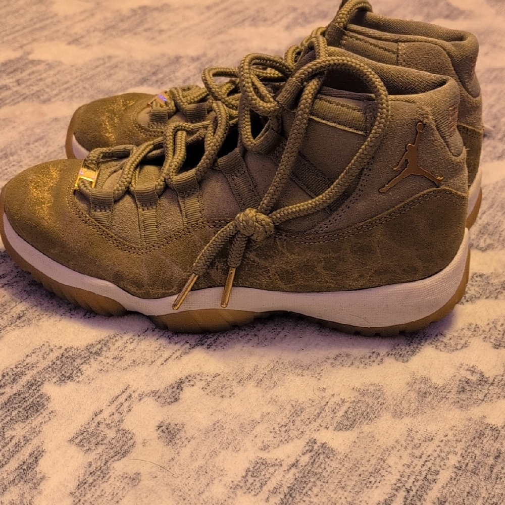 Jordan 11 Neutral Olive